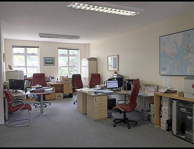 93M² OFFICE TO LET IN WESTLAKE